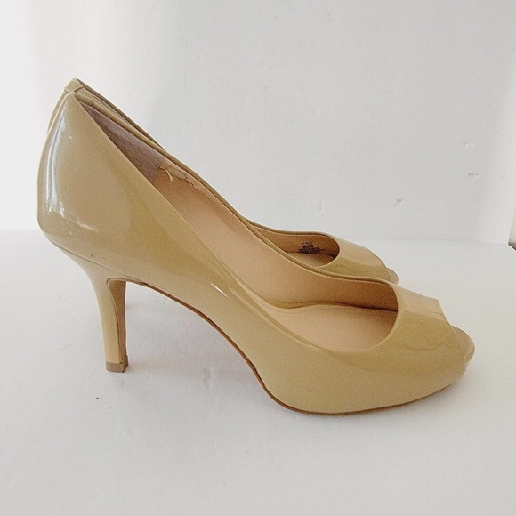 Vince Camuto Tan Patent Leather Platform Open Toe Pumps Women's Shoes Size 8M - Picture 6 of 9